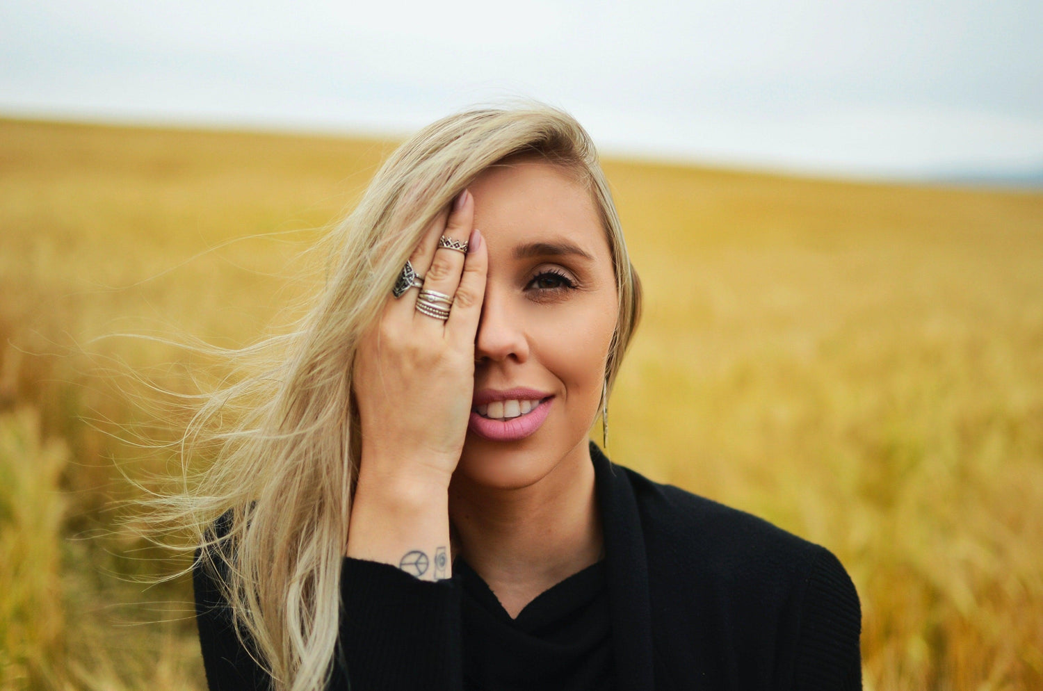 The latest trend of Stackable rings: How to style and care for your collection - XMERALDA 