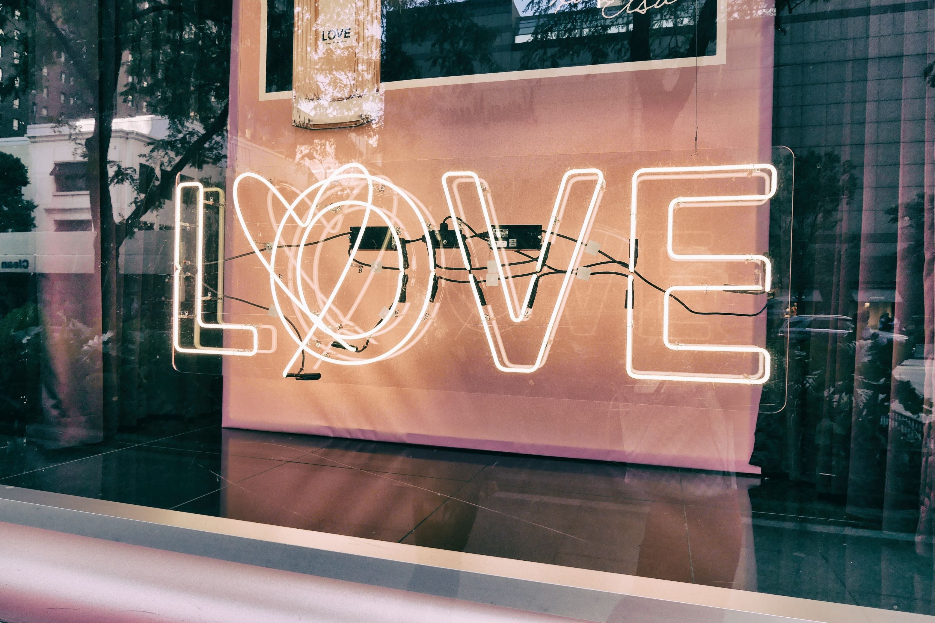 The Ultimate Guide to Celebrating Valentine's Day in Style