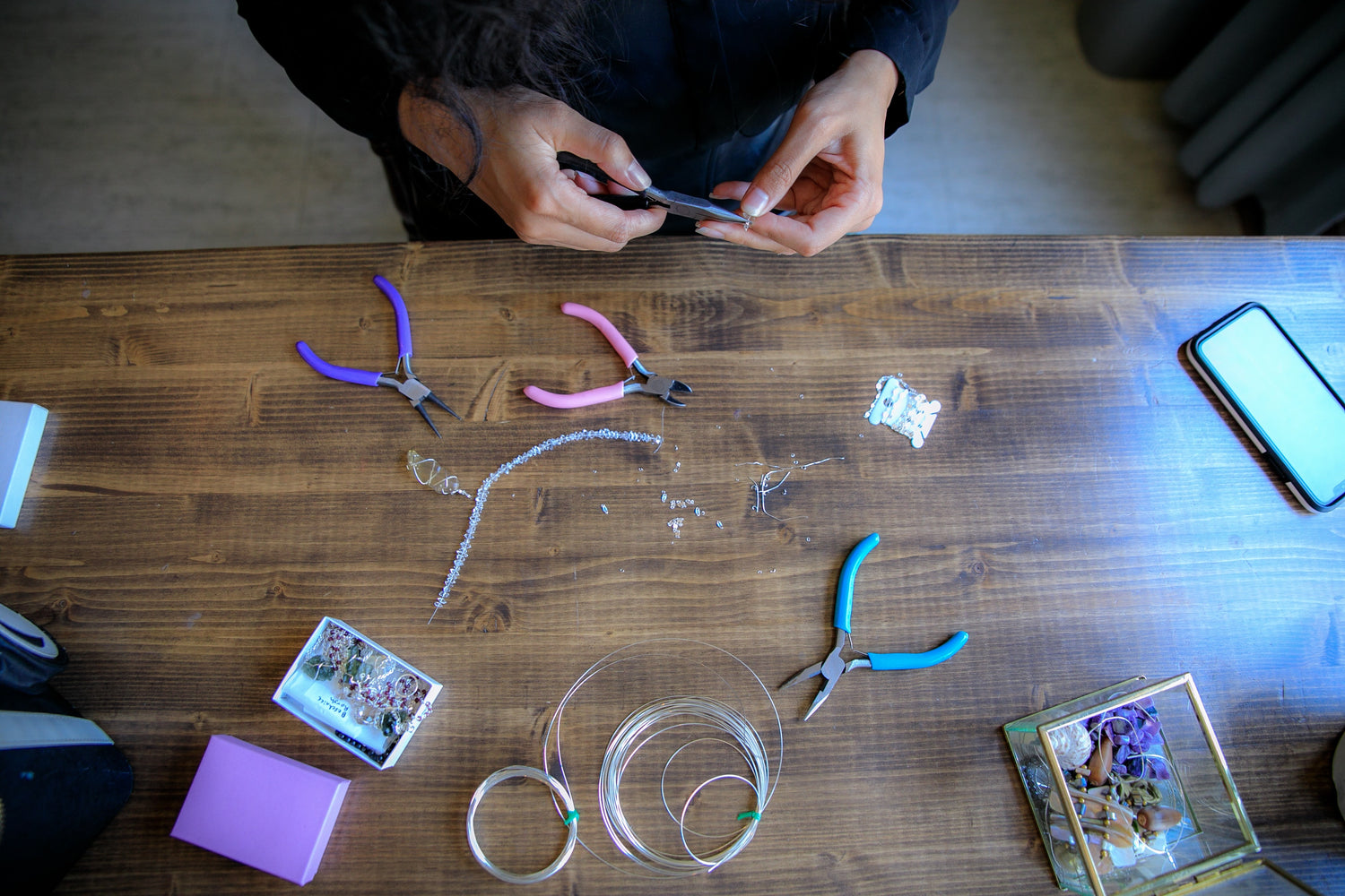 A Comprehensive Guide on How to Make Earrings